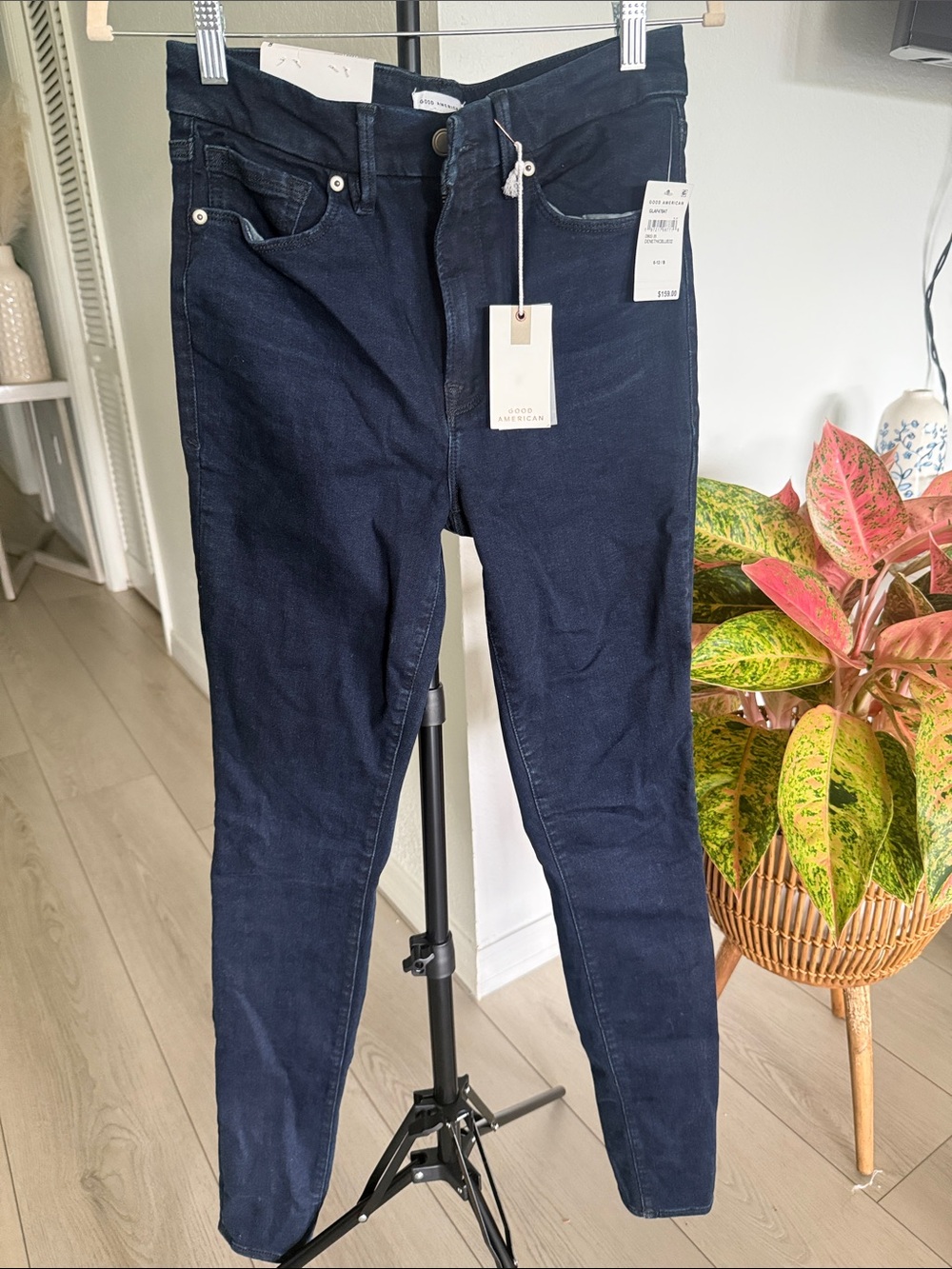 Good American “good legs” Navy Skinny Jeans for women